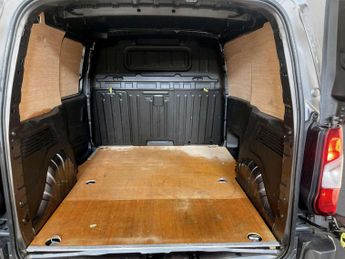 Vauxhall Combo Electric 2300 50kWh Sportive Panel Van 5dr Electric Auto L1 H1 (7.4kW Cha