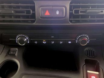 Vauxhall Combo Electric 2300 50kWh Sportive Panel Van 5dr Electric Auto L1 H1 (7.4kW Cha