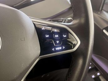 Volkswagen ID.3 Pro 58kWh Life Hatchback 5dr Electric Auto (145 ps)