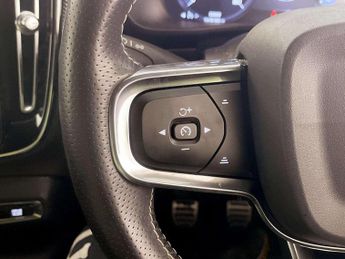Volvo XC40 1.5 T3 R-Design SUV 5dr Petrol Manual Euro 6 (s/s) (156 ps)