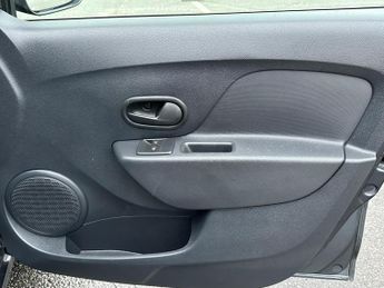 Dacia Sandero 1.0 SCe Ambiance Euro 6 5dr