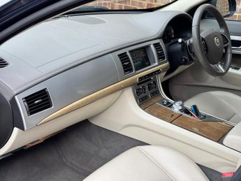 Jaguar XF 3.0d V6 Premium Luxury Sportbrake Auto Euro 5 (s/s) 5dr