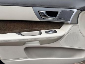 Jaguar XF 3.0d V6 Premium Luxury Sportbrake Auto Euro 5 (s/s) 5dr