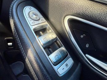 Mercedes-Benz C Class 2.1 C220d AMG Line (Premium) 7G-Tronic+ Euro 6 (s/s) 4dr