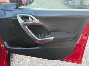 Peugeot 2008 1.2 PureTech Allure EAT Euro 6 (s/s) 5dr