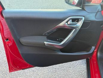 Peugeot 2008 1.2 PureTech Allure EAT Euro 6 (s/s) 5dr