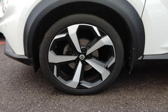 Nissan Juke 1.0 DiG-T N-Connecta 5dr DCT