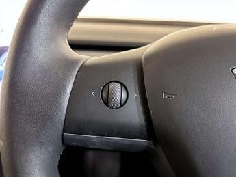 Tesla Model Y SUV 5dr Electric Auto RWD (346 ps)