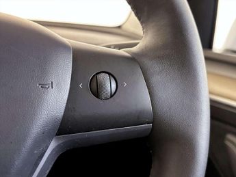 Tesla Model Y SUV 5dr Electric Auto RWD (346 ps)