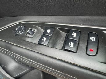 PEUGEOT 5008 1.2 PureTech Allure SUV 5dr Petrol EAT Euro 6 (s/s) (130 ps) **F