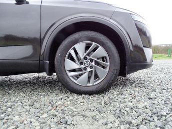 Nissan Qashqai 1.3 DIG-T MHEV Acenta Premium XTRON Euro 6 (s/s) 5dr