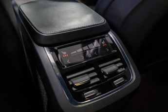 Volvo XC90 2.0 B6 MHEV R-Design Auto 4WD Euro 6 (s/s) 5dr