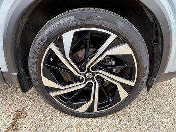 Nissan Qashqai 1.3 DIG-T MHEV Tekna+ SUV 5dr Petrol Hybrid XTRON Euro 6 (s/s) (