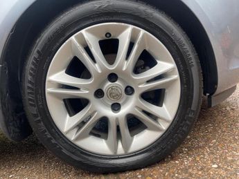 Vauxhall Corsa 1.4i 16v Design 5dr (a/c)