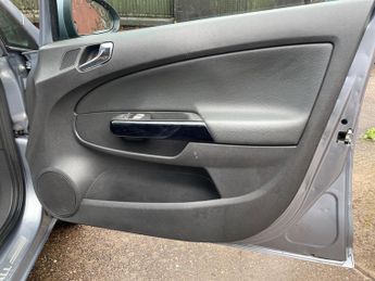 Vauxhall Corsa 1.4i 16v Design 5dr (a/c)