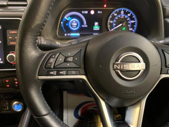 Nissan Leaf 39kWh N-Connecta Auto 5dr