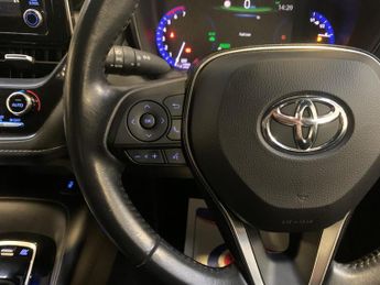 Toyota Corolla 1.8 VVT-h Icon Tech CVT Euro 6 (s/s) 5dr