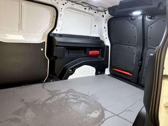 Volkswagen ID. Buzz Cargo Pro 77kWh Commerce Plus Panel Van 5dr Electric Auto (204 ps)