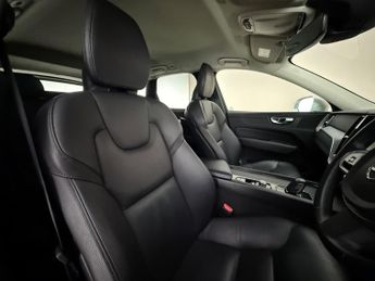 Volvo XC60 2.0 B5 MHEV Momentum Auto Euro 6 (s/s) 5dr