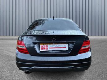 Mercedes-Benz C Class 2.1 C220 CDI AMG Sport Plus G-Tronic+ Euro 5 (s/s) 4dr