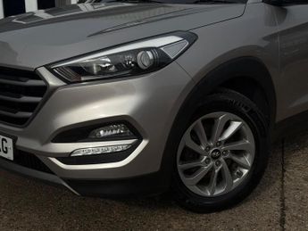 Hyundai TUCSON 2.0 CRDi SE Nav Auto 4WD Euro 6 5dr