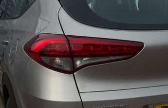 Hyundai TUCSON 2.0 CRDi SE Nav Auto 4WD Euro 6 5dr