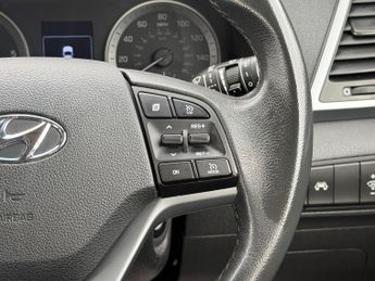 Hyundai TUCSON 2.0 CRDi SE Nav Auto 4WD Euro 6 5dr