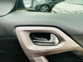 Peugeot 2008 1.6 e-HDi Active EGC Euro 5 (s/s) 5dr