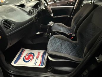 Renault Clio 1.2 16v Extreme 5dr