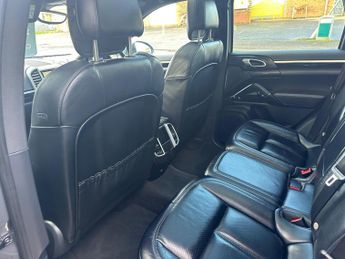 Porsche Cayenne 3.0 TD V6 TiptronicS 4WD Euro 6 (s/s) 5dr