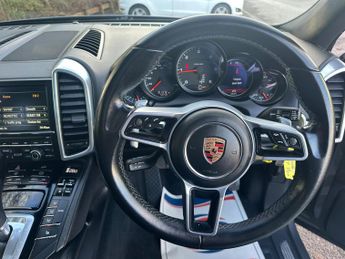 Porsche Cayenne 3.0 TD V6 TiptronicS 4WD Euro 6 (s/s) 5dr