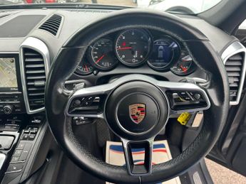 Porsche Cayenne 3.0 TD V6 TiptronicS 4WD Euro 6 (s/s) 5dr