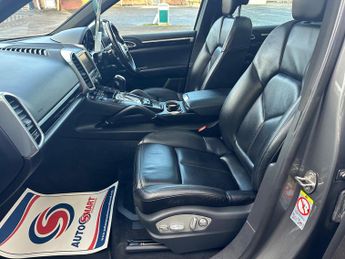 Porsche Cayenne 3.0 TD V6 TiptronicS 4WD Euro 6 (s/s) 5dr