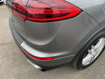 Porsche Cayenne 3.0 TD V6 TiptronicS 4WD Euro 6 (s/s) 5dr