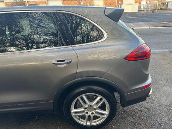 Porsche Cayenne 3.0 TD V6 TiptronicS 4WD Euro 6 (s/s) 5dr