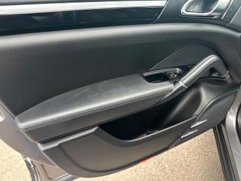 Porsche Cayenne 3.0 TD V6 TiptronicS 4WD Euro 6 (s/s) 5dr