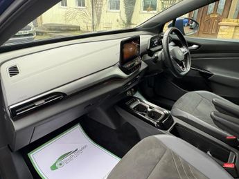 Volkswagen ID.4 Pure 52kWh Life Auto 5dr