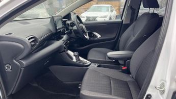 Toyota Yaris 1.5 VVT-h Design E-CVT Euro 6 (s/s) 5dr