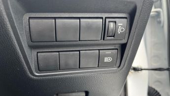 Toyota Yaris 1.5 VVT-h Design E-CVT Euro 6 (s/s) 5dr