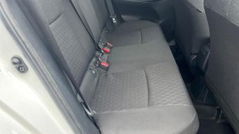 Toyota Yaris 1.5 VVT-h Design E-CVT Euro 6 (s/s) 5dr