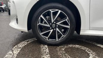 Toyota Yaris 1.5 VVT-h Design E-CVT Euro 6 (s/s) 5dr