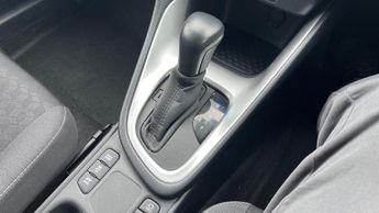 Toyota Yaris 1.5 VVT-h Design E-CVT Euro 6 (s/s) 5dr