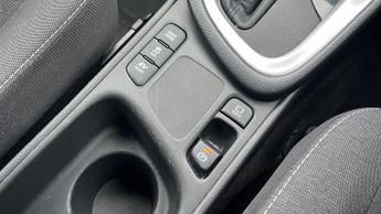 Toyota Yaris 1.5 VVT-h Design E-CVT Euro 6 (s/s) 5dr