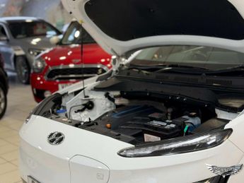 Hyundai KONA 64kWh Premium Auto 5dr (10.5kW Charger)