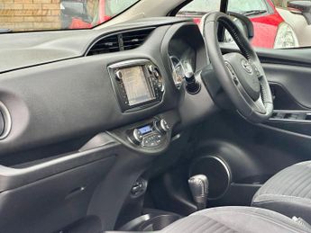 Toyota Yaris 1.5 VVT-h Excel E-CVT Euro 6 5dr (15in Alloy)