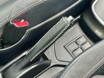 Toyota Yaris 1.5 VVT-h Excel E-CVT Euro 6 5dr (15in Alloy)