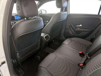 Mercedes-Benz A Class 1.3 A180 SE Hatchback 5dr Petrol Manual Euro 6 (s/s) (136 ps)