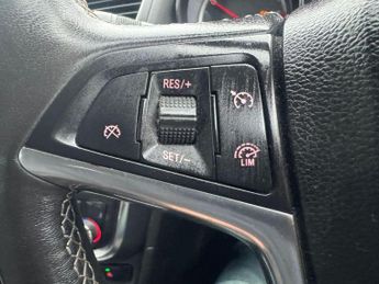 VAUXHALL MOKKA 1.7 CDTi Tech Line SUV 5dr Diesel Manual 2WD Euro 5 (s/s) (130 p