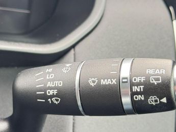 Land Rover Discovery 2.0 SD4 HSE SUV 5dr Diesel Auto 4WD Euro 6 (s/s) (240 ps)