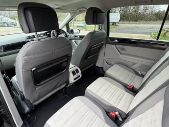 Volkswagen Touran 2.0 TDI BlueMotion Tech SEL MPV 5dr Diesel DSG Euro 6 (s/s) (150